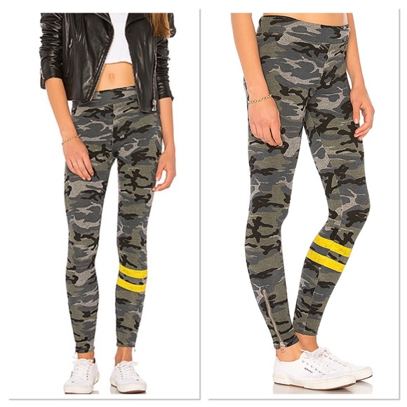 Sundry Pants - Sundry Camo Zipper Yoga Pant in Grey yellow stripe